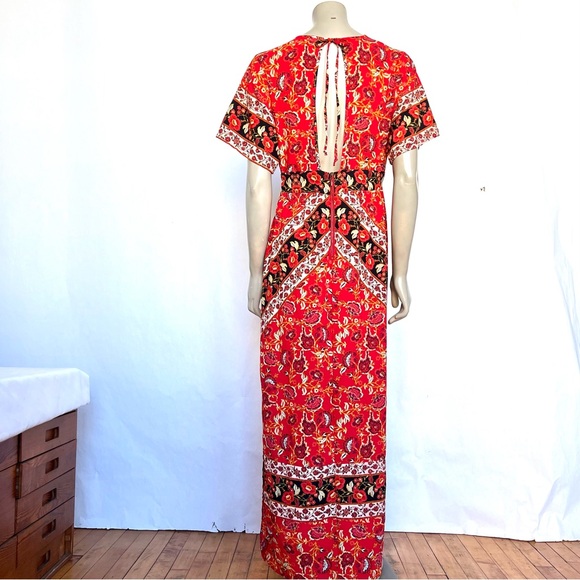 Exhilaration 60s Style Floral Dress - Picture 7 of 16